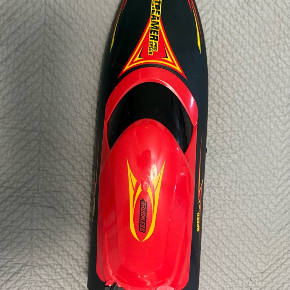 Streamer Remote Control High Speed Boat - Picture 2 of 11